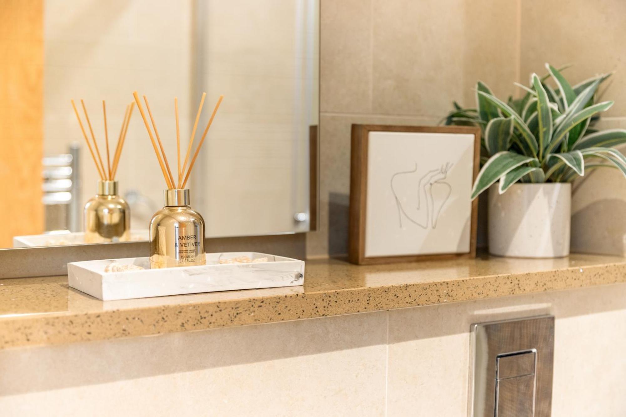 Luxury Apartment In Central London Near Big Ben, Buckingham Palace And London Eye ภายนอก รูปภาพ